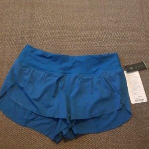 Lululemon Chase me short size 8